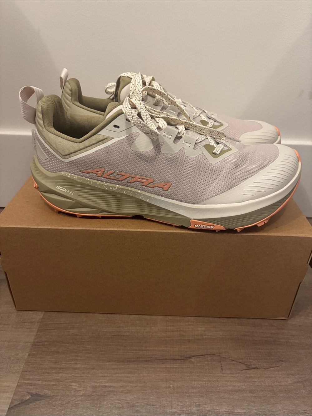 Altra Women's Experience Wild 3 Tan Size 11 New with box